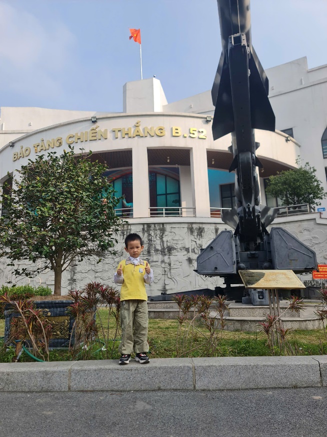 C:\Users\Mss Ban\Desktop\anh b52\z7344538823548_897f6657f72d50b9b189f6eb86e40f43.jpg