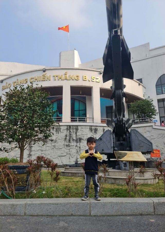 C:\Users\Mss Ban\Desktop\anh b52\z7344538854812_c4af86f3f5ac698a66648717df9cb69d.jpg