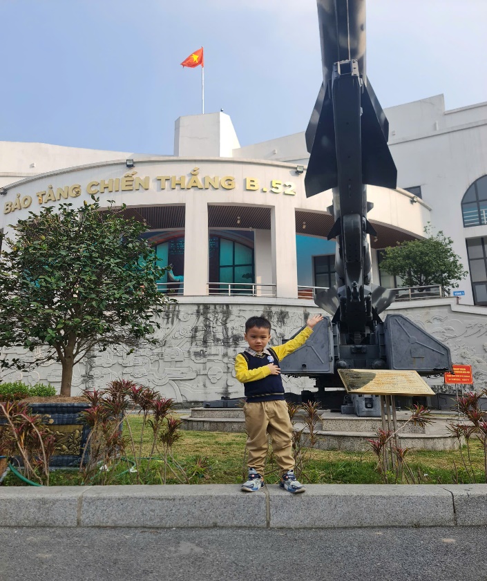 C:\Users\Mss Ban\Desktop\anh b52\z7344538865307_f2dd5b5a18091fe9fe6a119489da6873.jpg