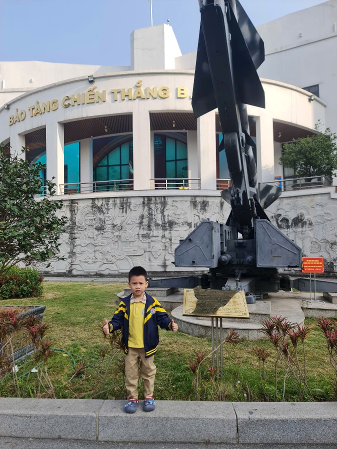 C:\Users\Mss Ban\Desktop\anh b52\z7344538914399_a1a71935dc8c971bf89ba860cf84a988.jpg