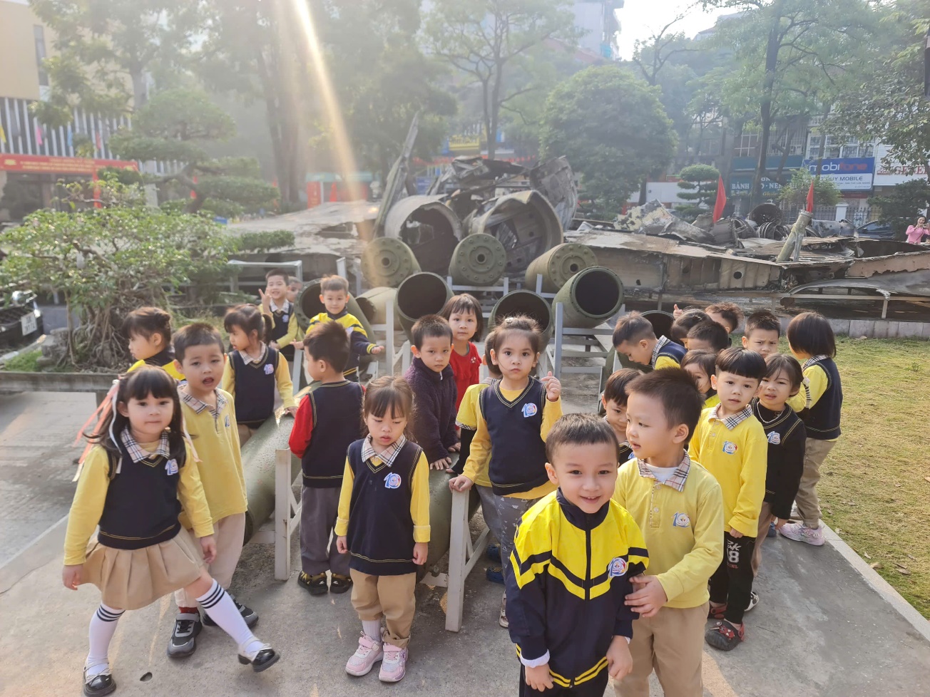 C:\Users\Mss Ban\Desktop\anh b52\z7344540756289_a5533a50c73521407083fb0257f67f37.jpg