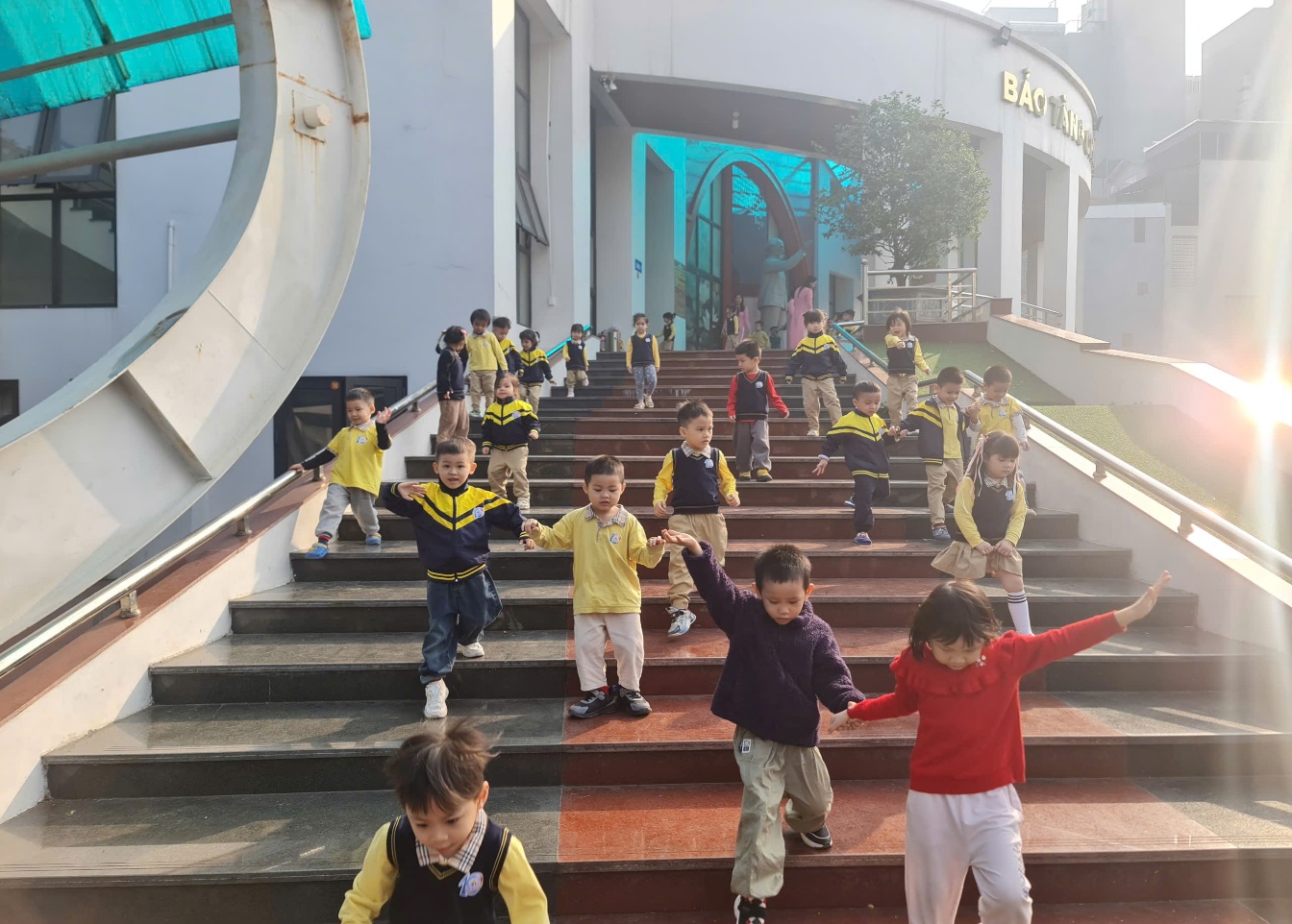 C:\Users\Mss Ban\Desktop\anh b52\z7344540823717_8ecf2a45390e37282d9259f23283a2b9.jpg