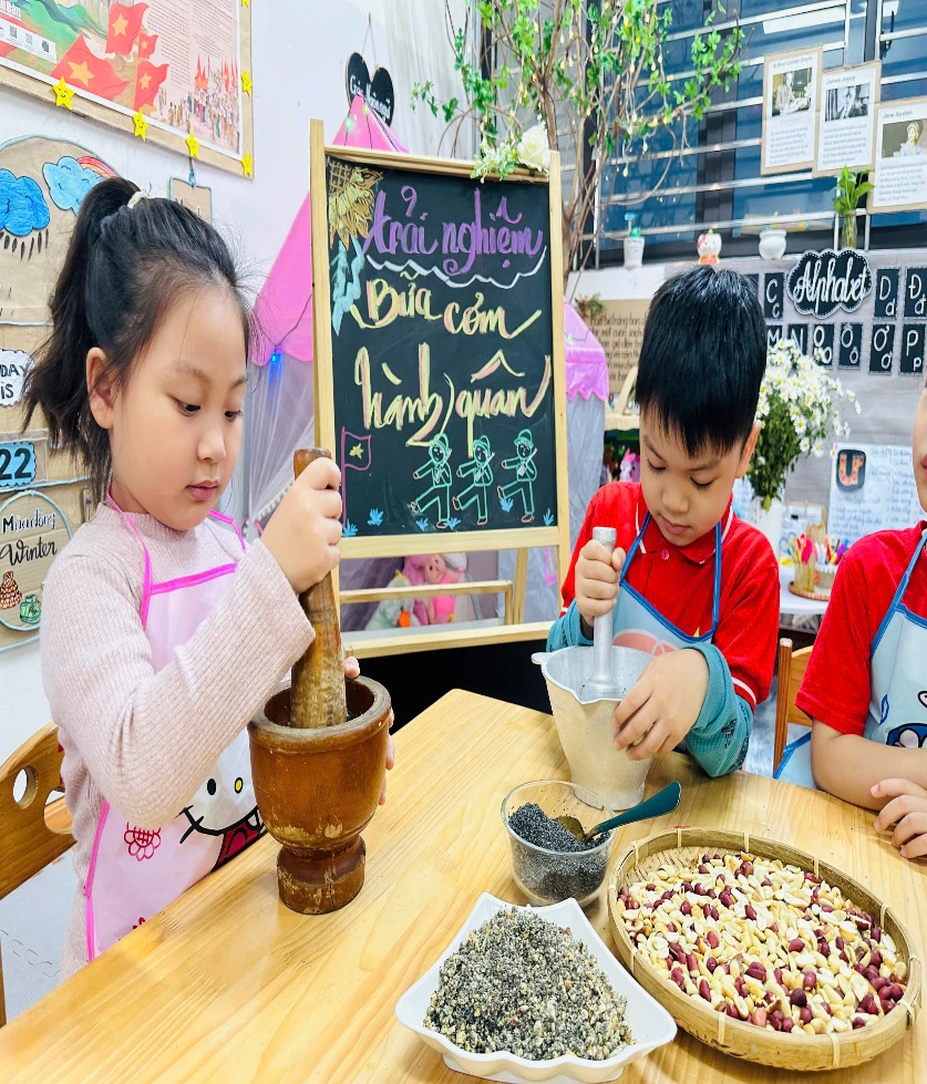 C:\Users\ADMIN\Desktop\A4. 2025-2026\Ảnh\ảnh tháng 12\z7352283830871_6549c3caaea7ef9a4ddc9ae20c5473dc.jpg