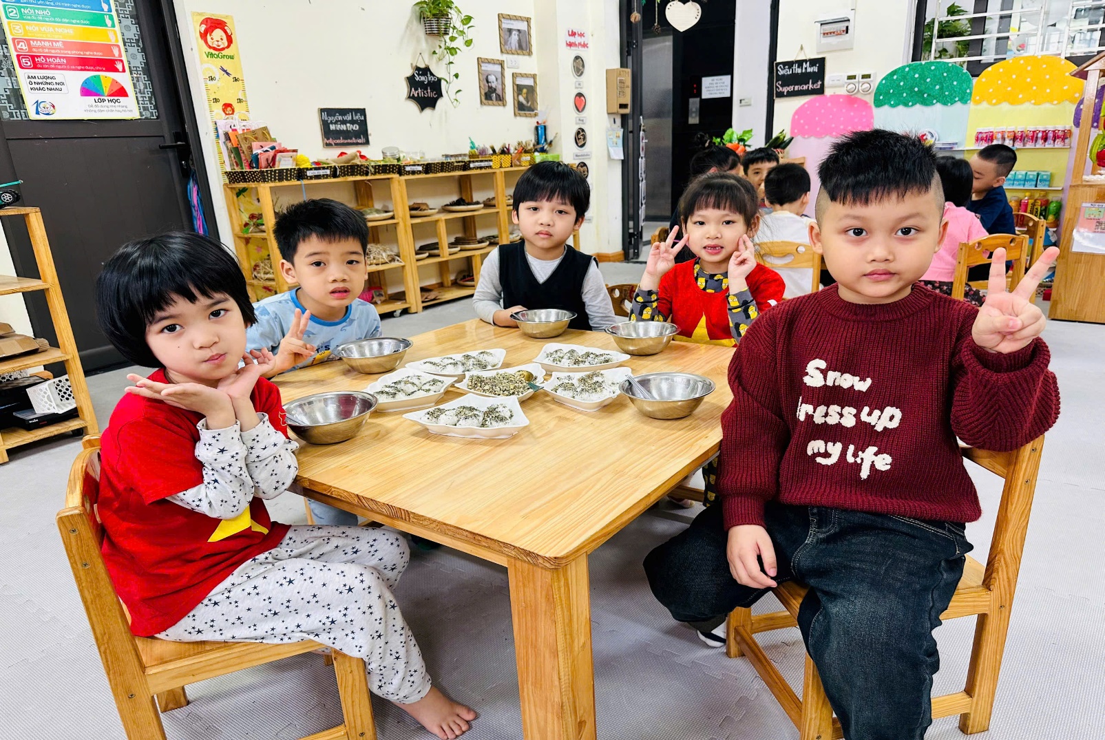 C:\Users\ADMIN\Desktop\A4. 2025-2026\Ảnh\ảnh tháng 12\z7352285984032_4545737748262c14b44dc5ec9a5c0cf3.jpg