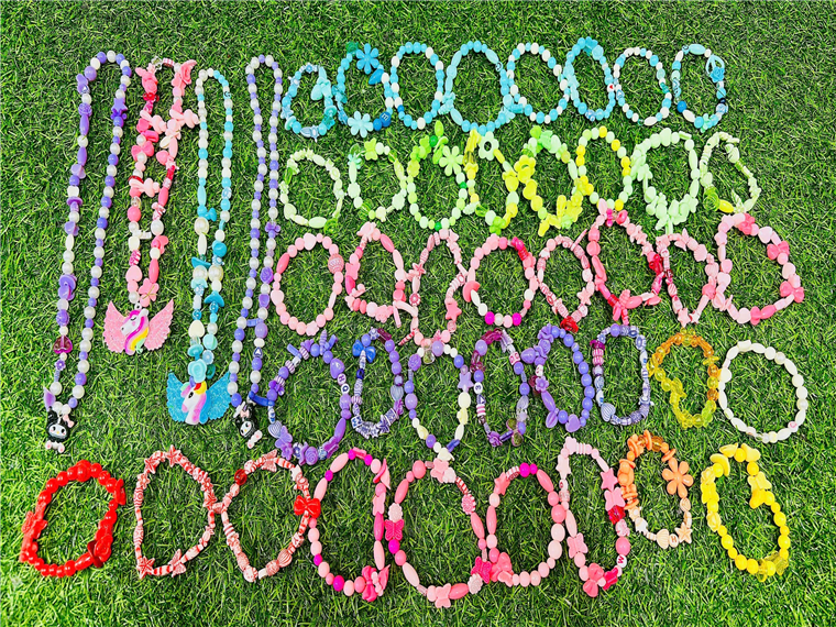 Ảnh có chứa cỏ, màu xanh lá cây, tác phẩm nghệ thuật

Nội dung do AI tạo ra có thể không chính xác.