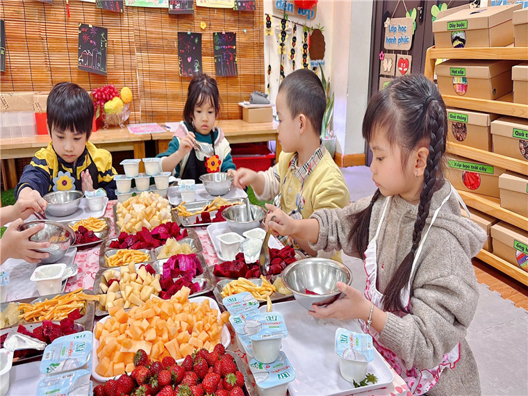 Ảnh có chứa người, trang phục, Buôn bán, khu chợ

Nội dung do AI tạo ra có thể không chính xác.