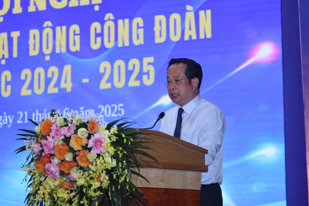 Giám đốc Sở GD&ĐT Hà Nội Trần Thế Cương phát biểu tại hội nghị